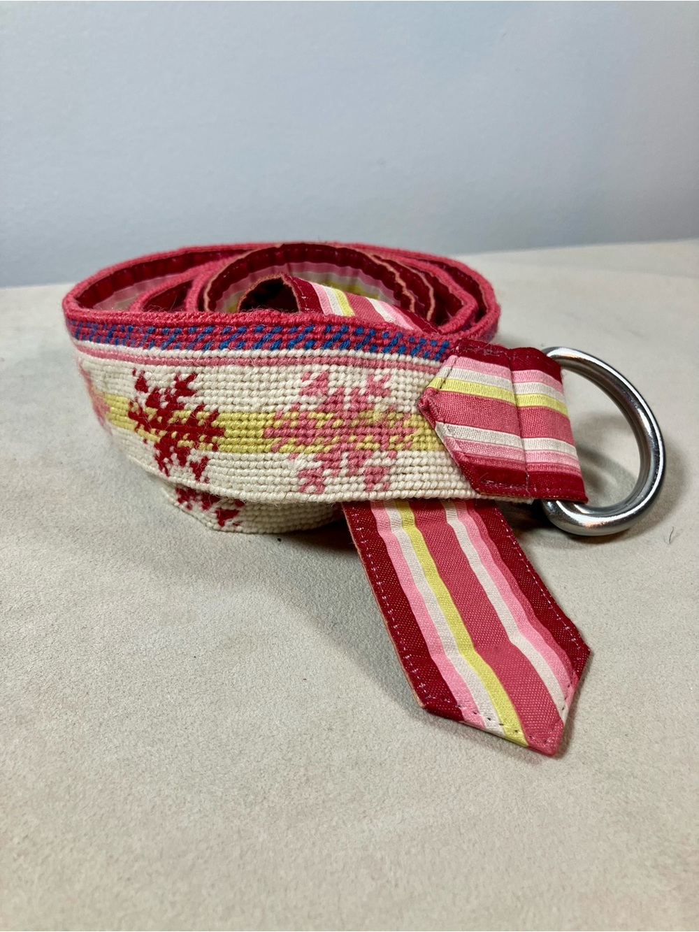 Vtg L.L. Bean Women's Needlepoint Belt Pink Red Snowflakes Apres Ski Cabincore